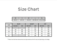Load image into Gallery viewer, Soft Washed Stretchy Cropped Jeans
