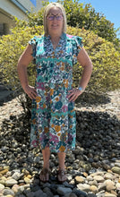 Load image into Gallery viewer, Plus Size Floral Print Split Neck Midi Dress
