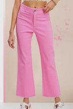 Load image into Gallery viewer, Soft Washed Stretchy Cropped Jeans
