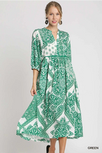 Load image into Gallery viewer, Paisley Print Split Neck Midi Dress
