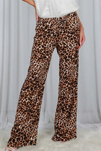 Load image into Gallery viewer, Animal Print Midrise Straight Leg Pants
