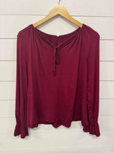 Load image into Gallery viewer, Burgundy Solid Long Sleeve Top
